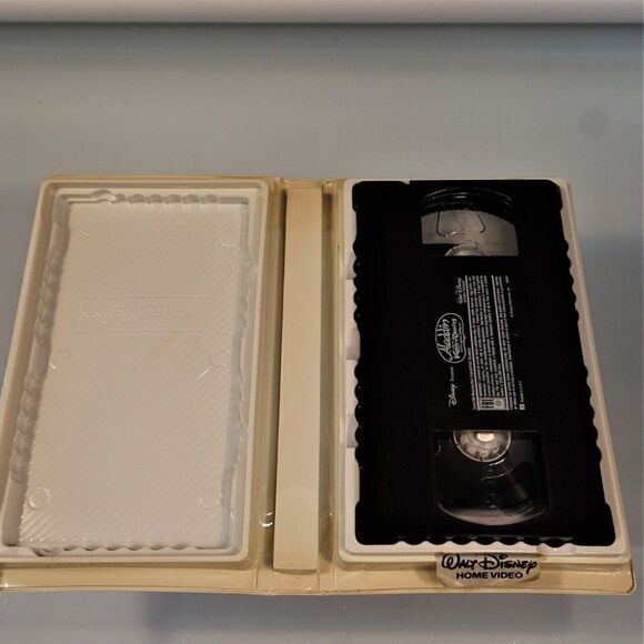 Aladdin and the King of Thieves VHS 1996 Disney Presents Clam Shell Box - Picture 8 of 10